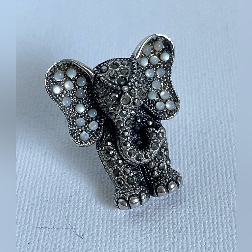 Sterling vintage  elephant ring